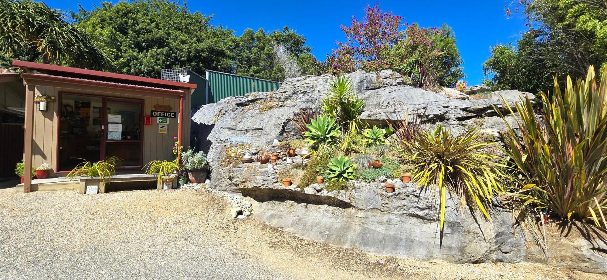 The Rocks Chalets Takaka Kültér fotó